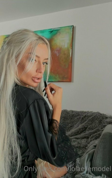 lolaellemodel pretty model photos