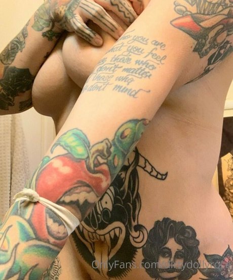 busty bbw onlyfans nude picture