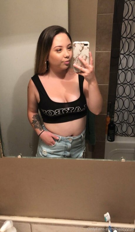 haileyyrae model perfect images