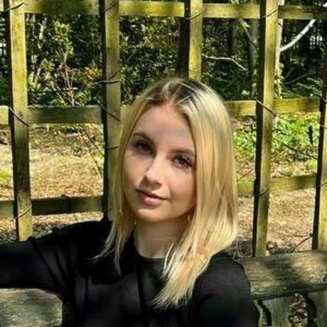 chubby babe onlyfans free nude gallery