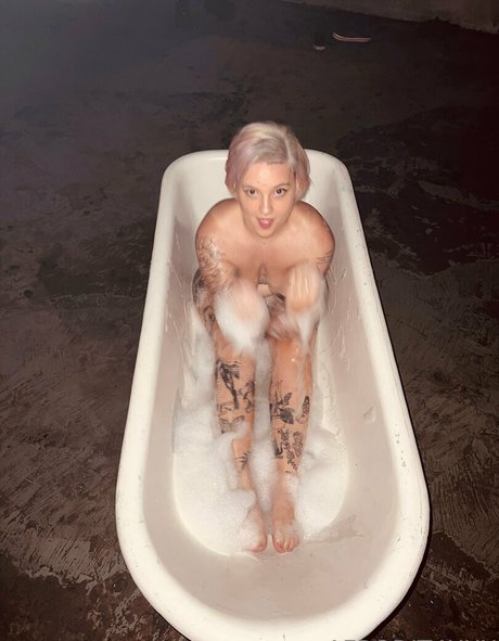 afrodit4x beautiful model photo