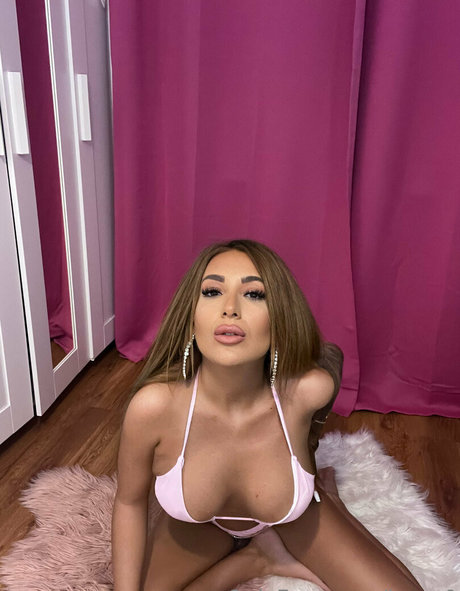 giant onlyfans hot naked photo