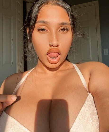 slut milf onlyfans hot nude photo