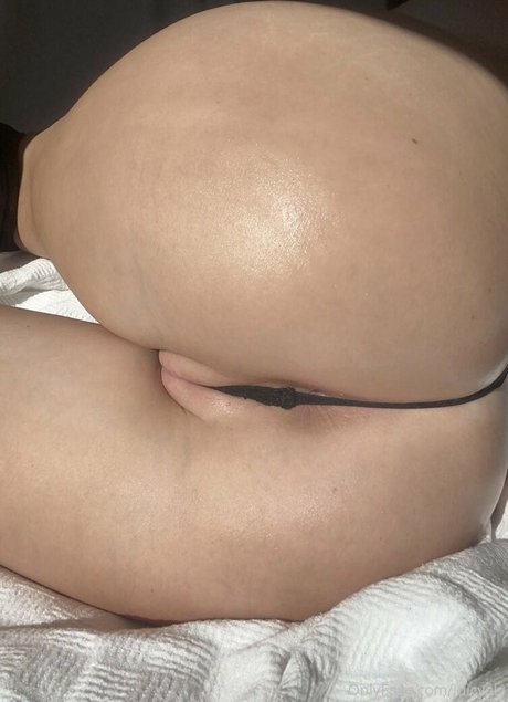 juicyalycia adult model archive