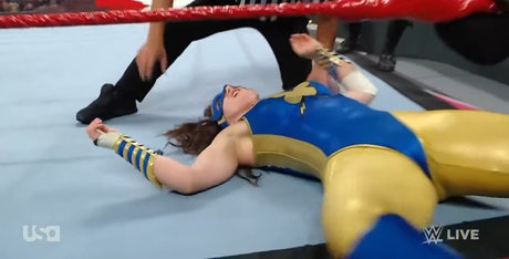 Nikki Cross star nice img