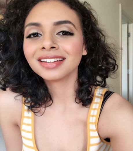 React GirlsYT erotic model archive