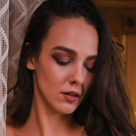 React GirlsYT model porn gallery