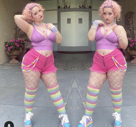 Cokebottle Thunderthighs model nudes photos