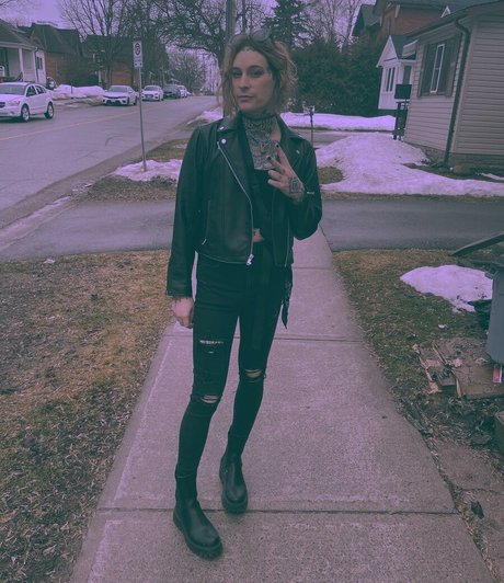 Hayley Hazel art star photos