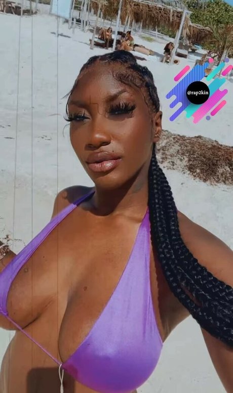 Aya Nakamura star sex images