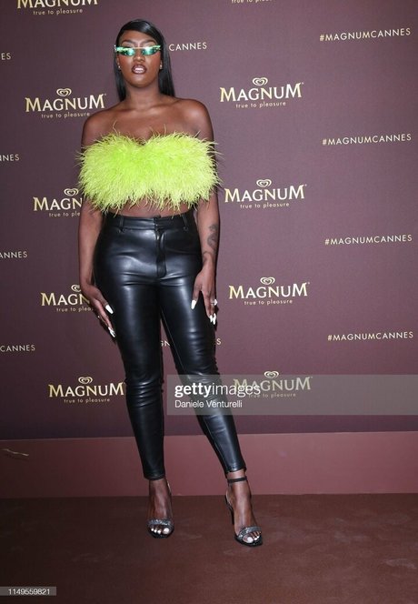 Aya Nakamura pretty actress photo