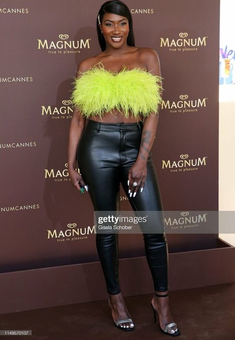 Aya Nakamura nudes model galleries