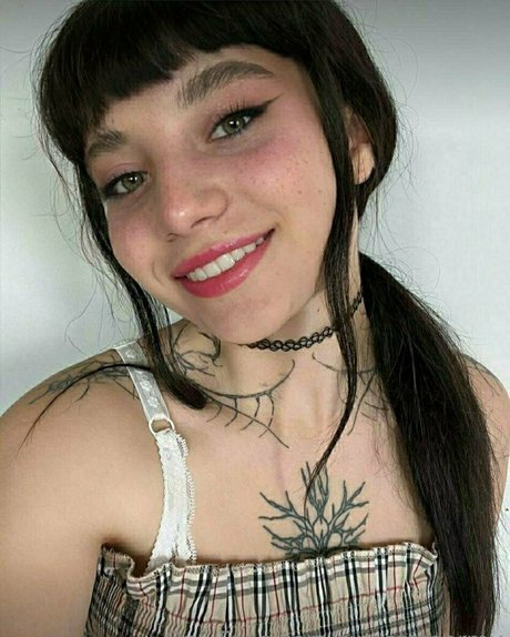 Sweetstoormy star erotic photo