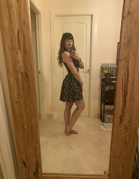 Pettans free actress photos