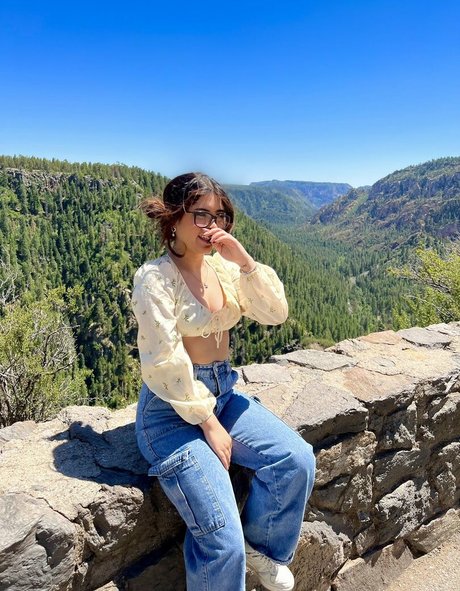 yourprincesslol model top photo