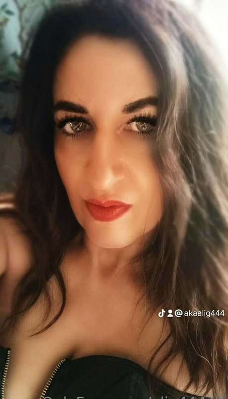 alig44444 pornstar nudes image