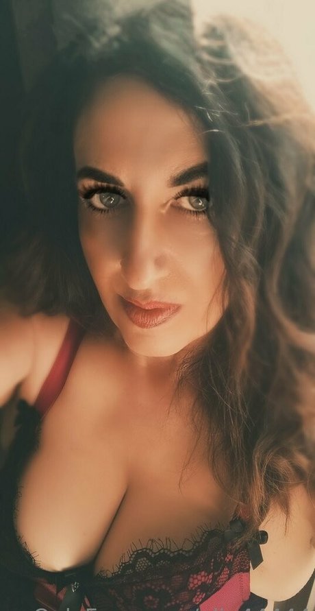 alig44444 model nudes pics