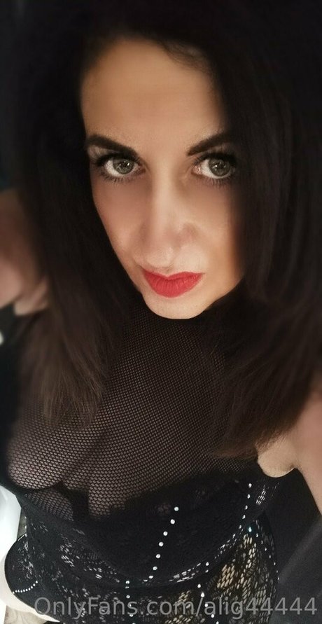 alig44444 erotic model image