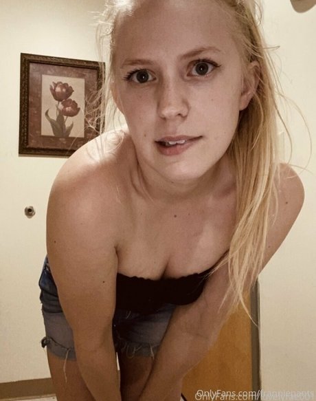 feedfrankiefree model beautiful pics