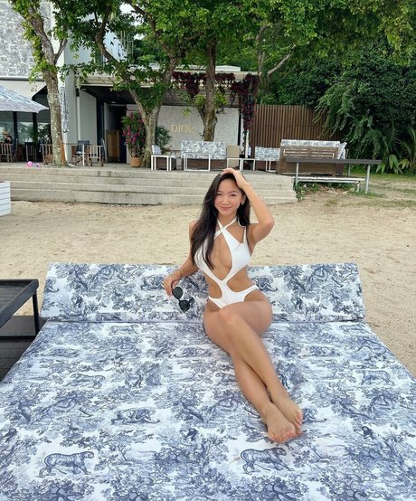 Novita Lam sexy pornstar img