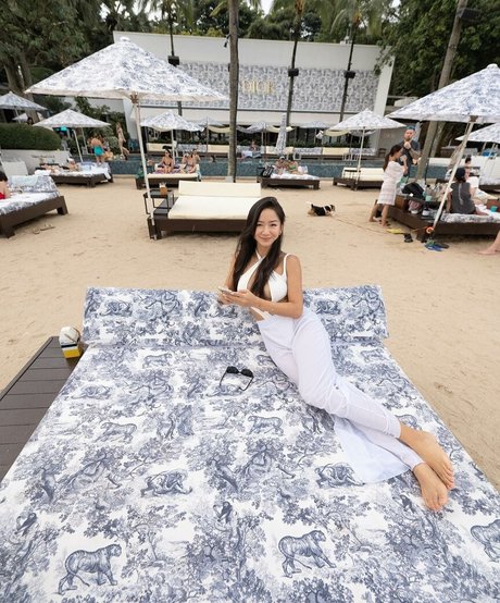 Novita Lam free actress galleries