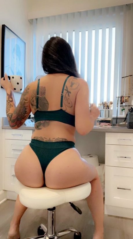 Honeybeenguyen2 actress image