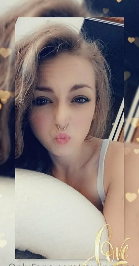 raylinnrose naked model images