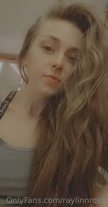 raylinnrose model hot images