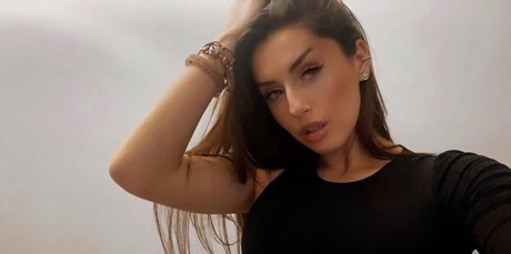 Adalline star high quality pic