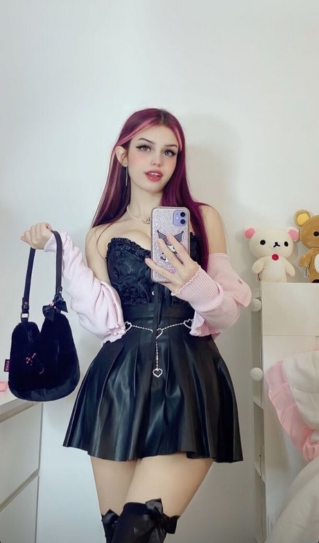 waify waifu naked model picture