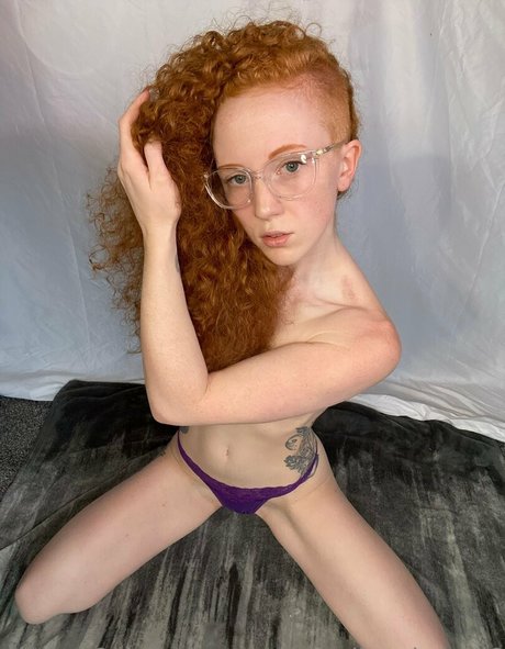 thatredheadedgirl6 pornstar sexy pic