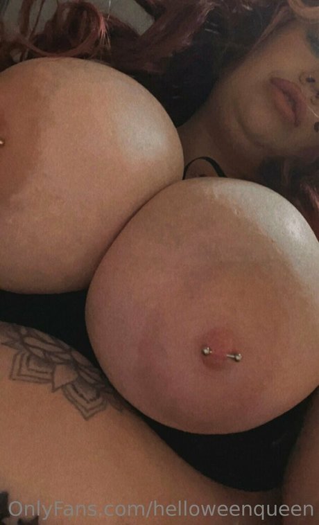 helloweenqueen sexy star archive