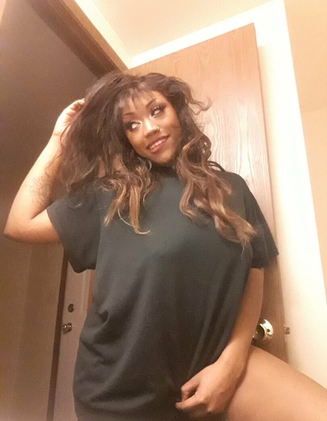 sweeeetcaramella star erotic photos