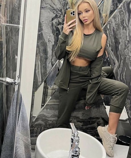 Thiisdag naked pornstar pics