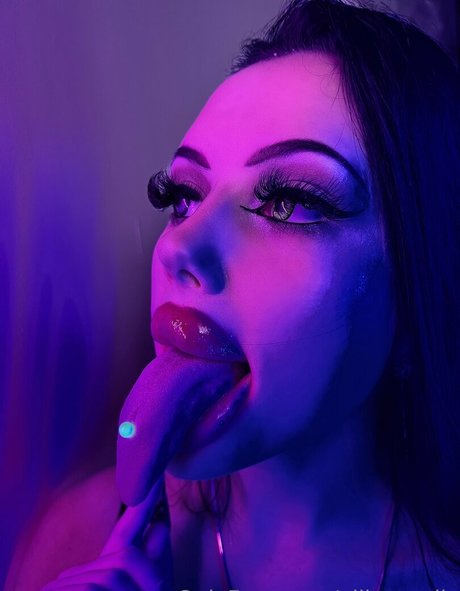 Alison Beth nice actress photo