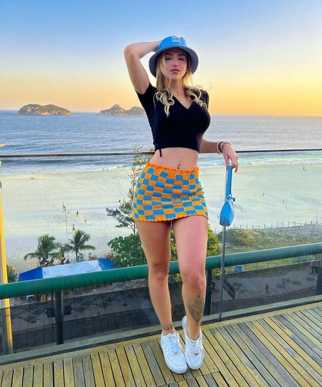 Leticia Ferrazzani erotic star image