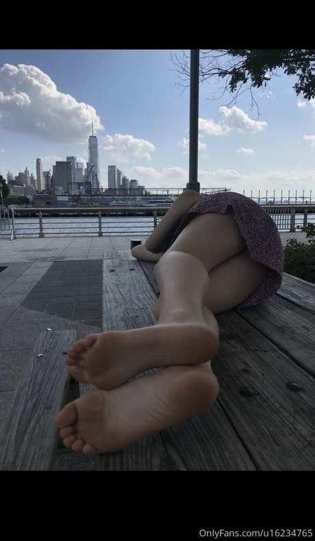 thick girls onlyfans top pic