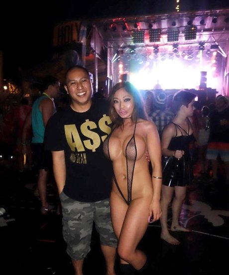 mirror onlyfans hot sexy img