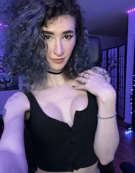 Yishai free pornstar image