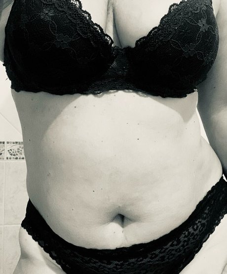 MrsSisiuXXX pornstar nude images