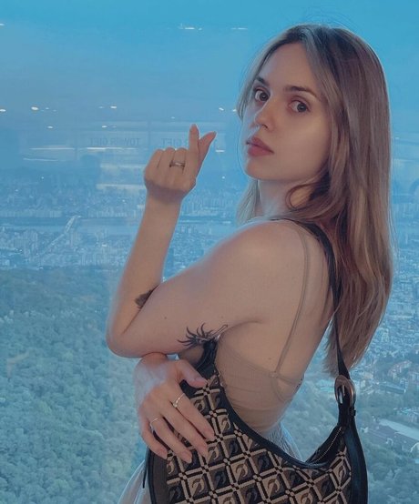 skoomacat model beautiful pic