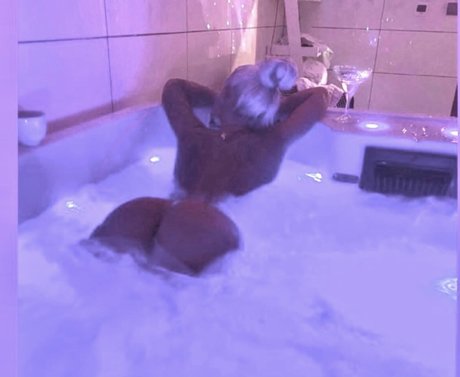 Nikola Rihova pornstar hd img