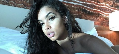 itsihititfirst model top images