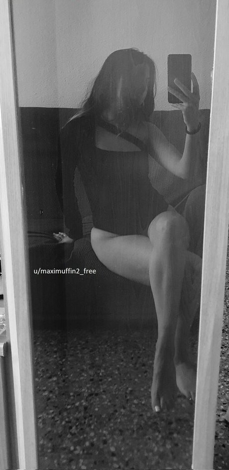 Maximuffin2 adult model pictures