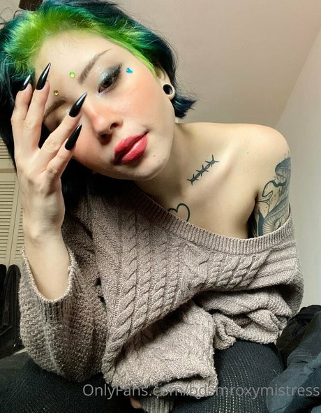 mistressroxybdsm model galleries