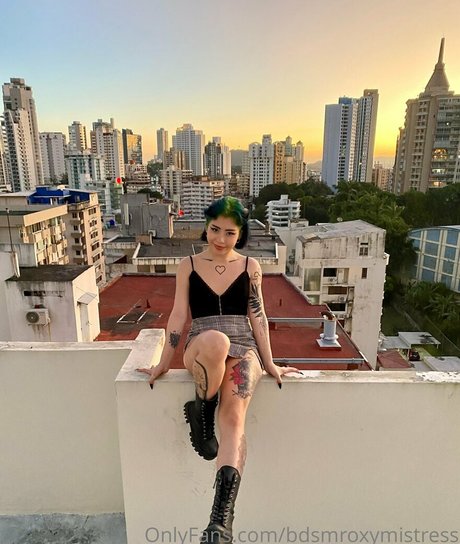 mistressroxybdsm star sexy gallery