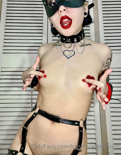 mistressroxybdsm exclusive model pictures