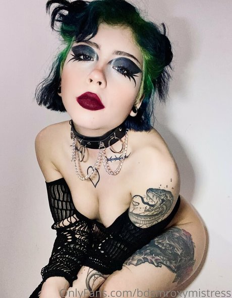 mistressroxybdsm nudes actress galleries