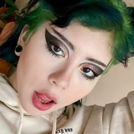 mistressroxybdsm model top pictures