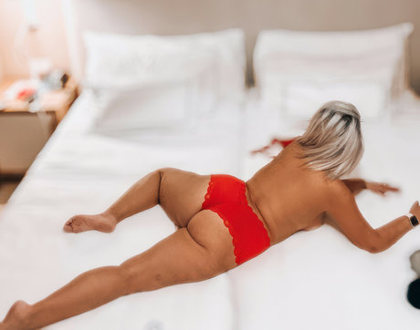 Mama Susurros model sex photo